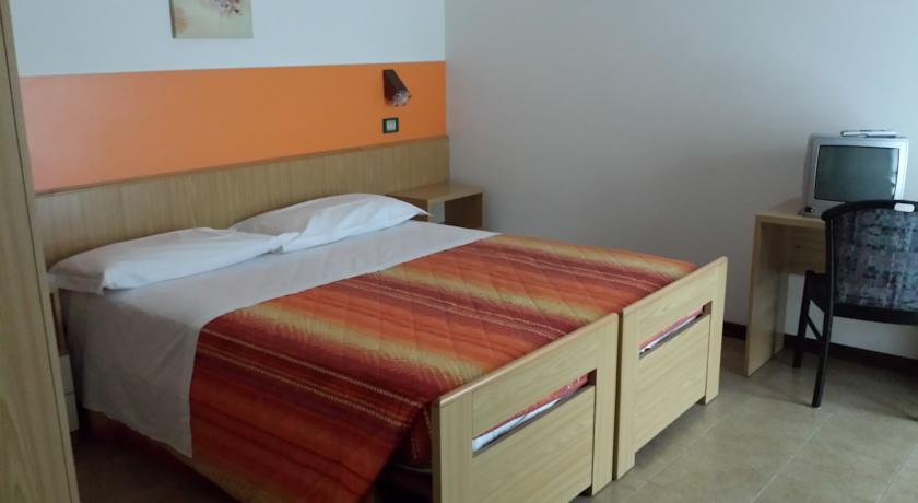 Отель Hotel Capinera