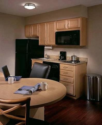 Отель Candlewood Suites Aurora-Naperville 