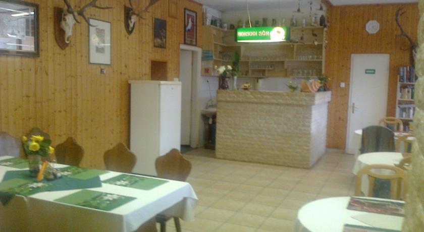 Мини-отель Hársfa Panzió Étterem (Falusi Vendégház)