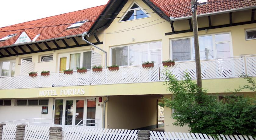 Отель Hotel Forrás