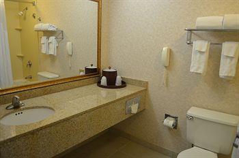 Отель Crestwood Suites Lakeland
