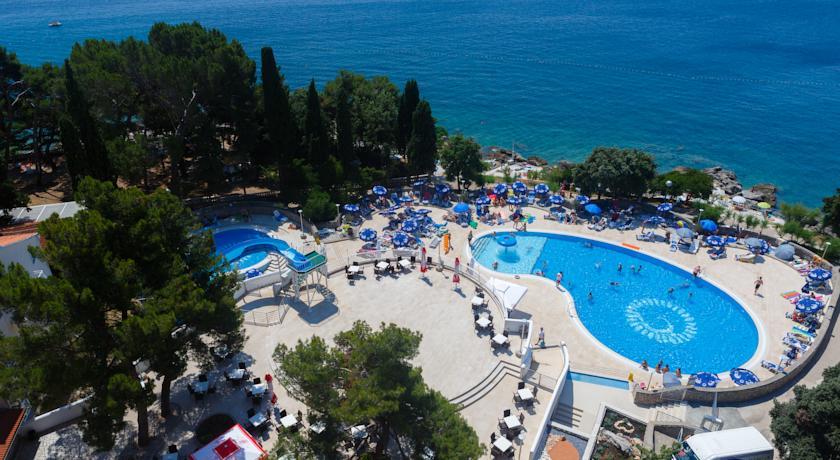 Отель Villa Lovorka - Resort Dražica
