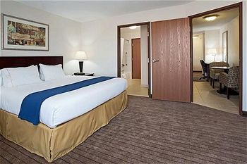 Отель Holiday Inn Express Hotel & Suites Buffalo