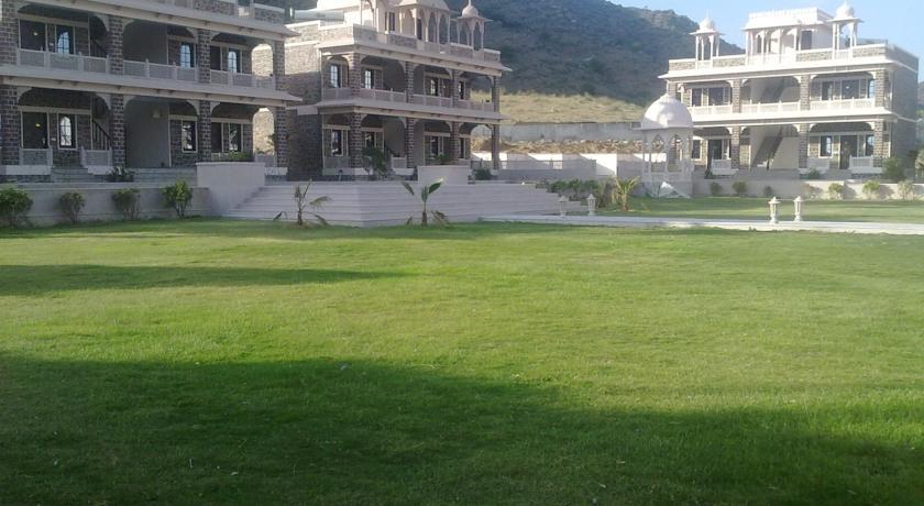 Отель Bhanwar Singh Palace