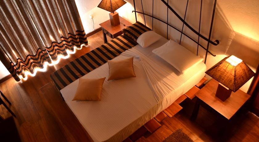 Отель Thotupola Lakeside Resort