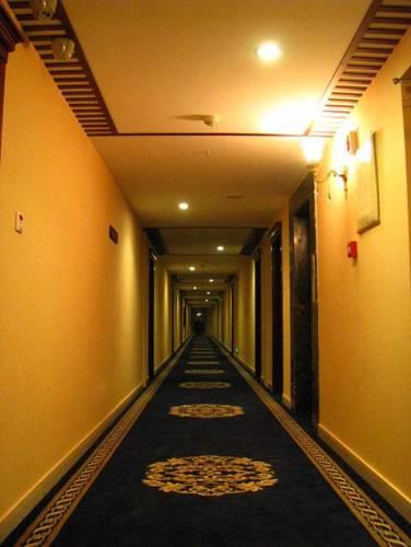 Отель Sutton Eurostyle Hotel