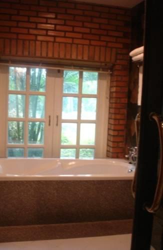 Отель Saimoonbury Resort