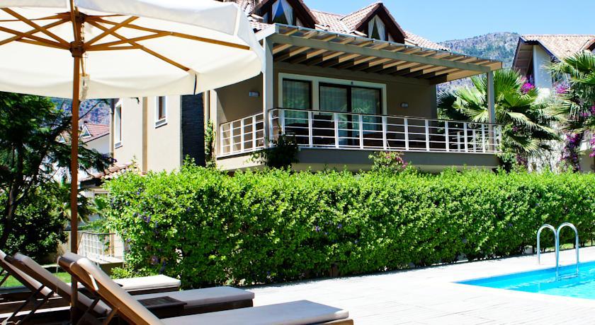 Апартаменты Aquamarine Apartments