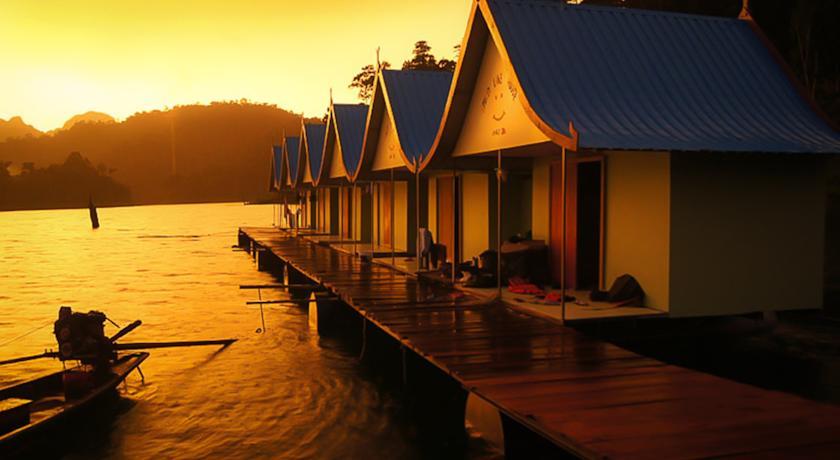 Отель Smiley Lake House in Ratchaprapa Dam