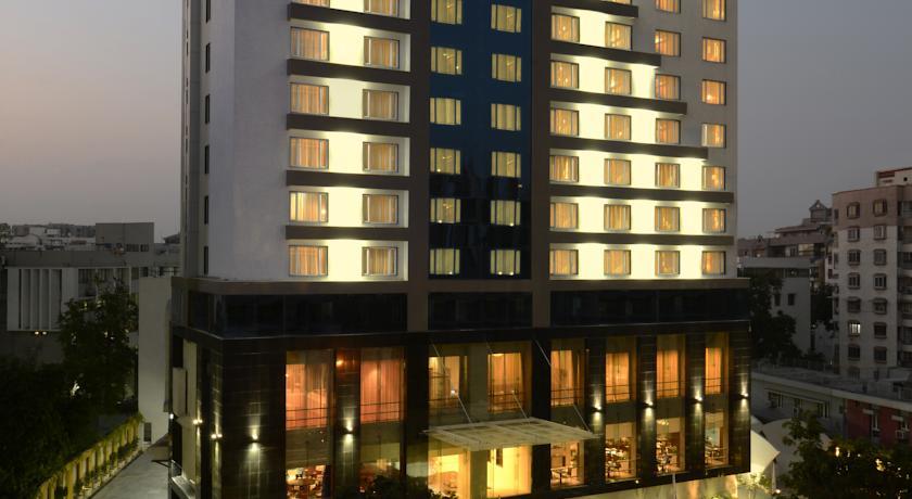 Отель Radisson Blu Ahmedabad