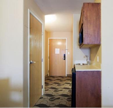 Отель Holiday Inn Express Hotel & Suites ELGIN