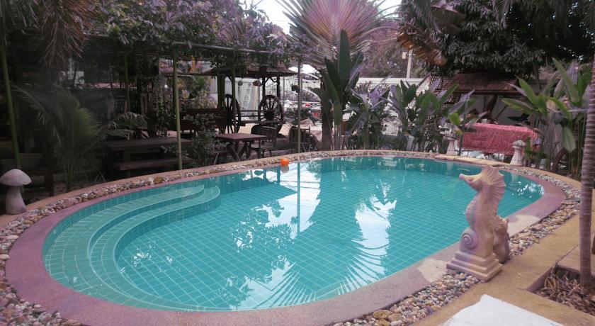 Baan Chang Residence