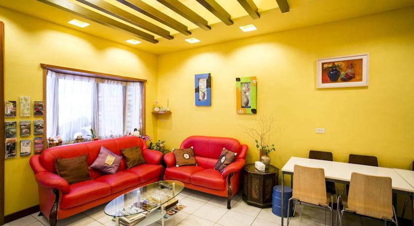 Отель Ginas House