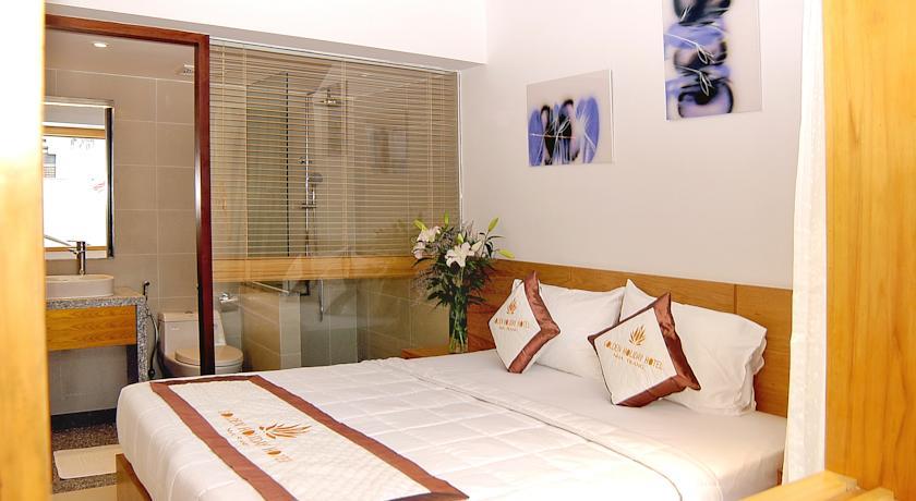 Golden Holiday Hotel