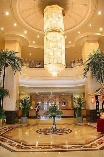 Отель Maxcourt Hotel