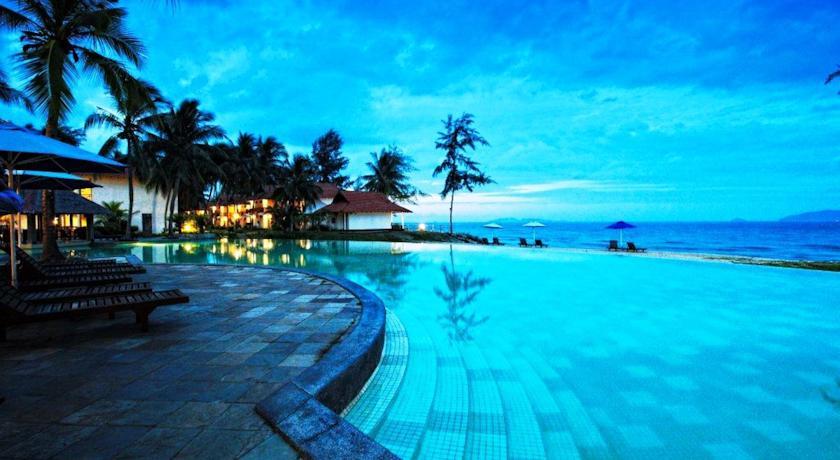 Отель Sutra Beach Resort, Terengganu