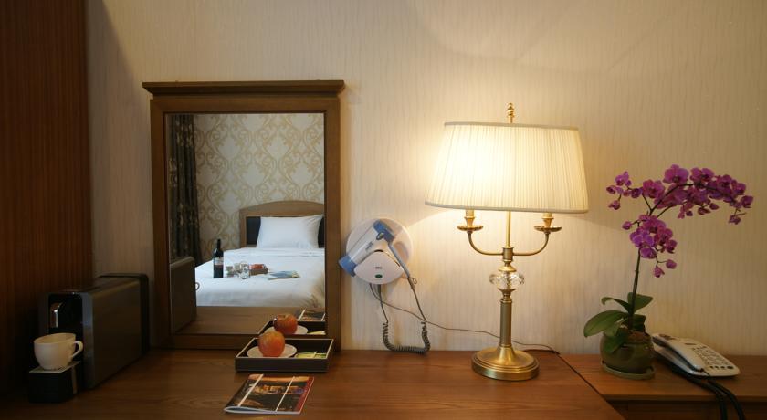 Amber Hotel