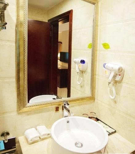 Отель Vienna Hotel Zhongkai Road Branch