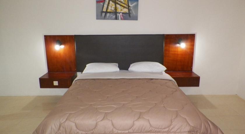 Отель Hotel Augusta Lembang