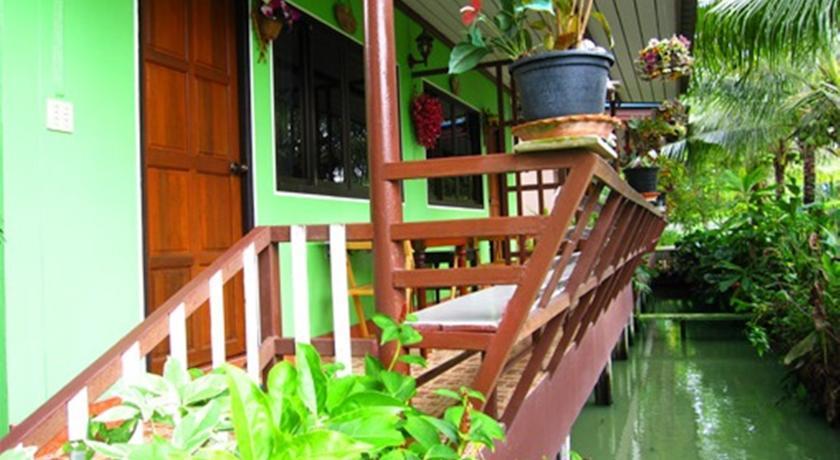 Отель Warakorn Baansuan Amphawa
