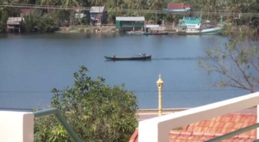 Гостевой дом Moon River Lodge Kampot
