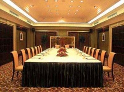Отель Jiangnan Garden Hotel