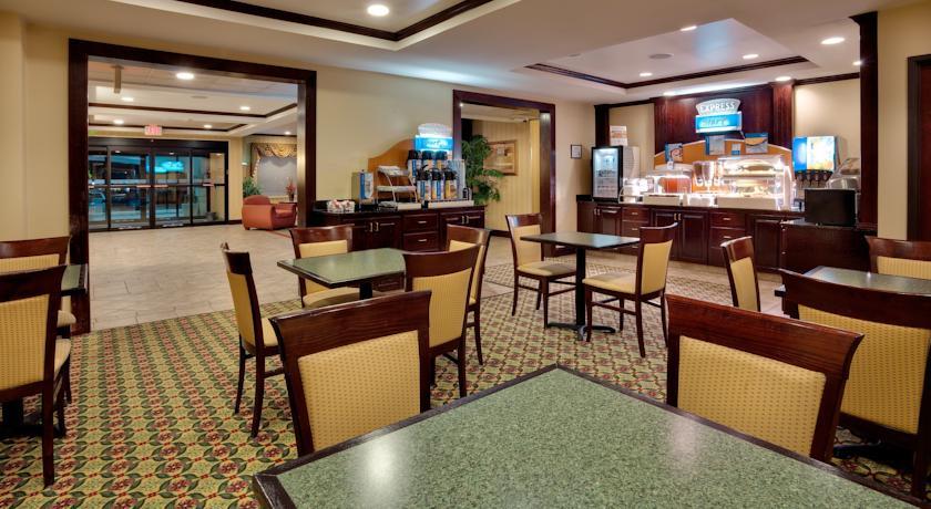 Отель Holiday Inn Express Plainfield