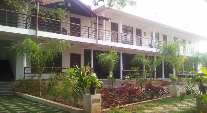 Отель New Sunrise Hotel