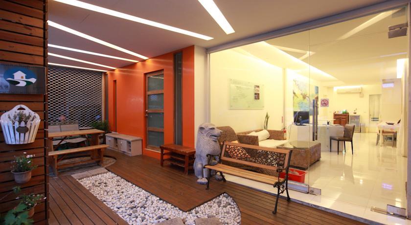 Moonstar Station Inn