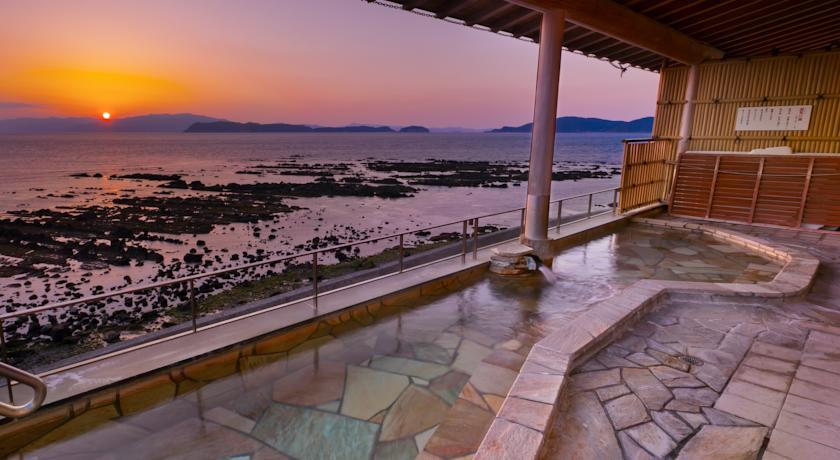 Отель Wakayama Kada Onsen Kada Kaigetsu (ex. Azumaya Seaside Hotel)