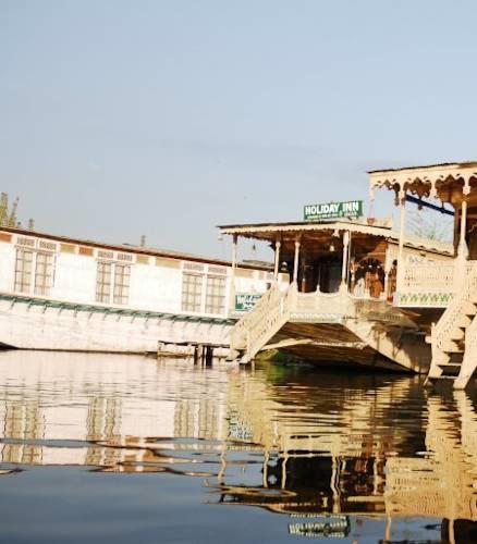 Отель Holiday Inn Group of Houseboat