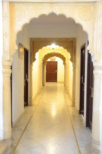 Отель Hotel Sohandeep Palace