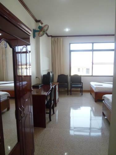 Отель Friendship Hotel