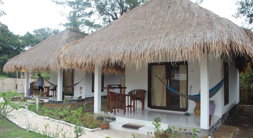 Отель Star Bar and Bungalows