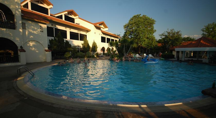 Отель Lopburi Inn Resort