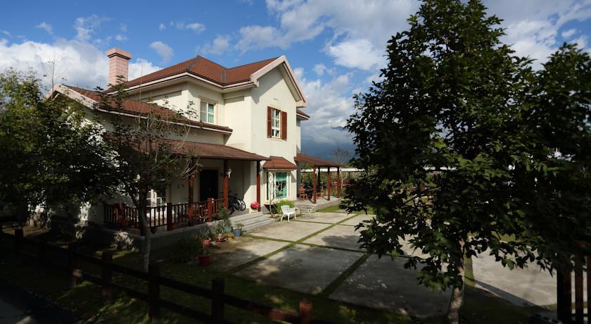 Отель The Green Villa