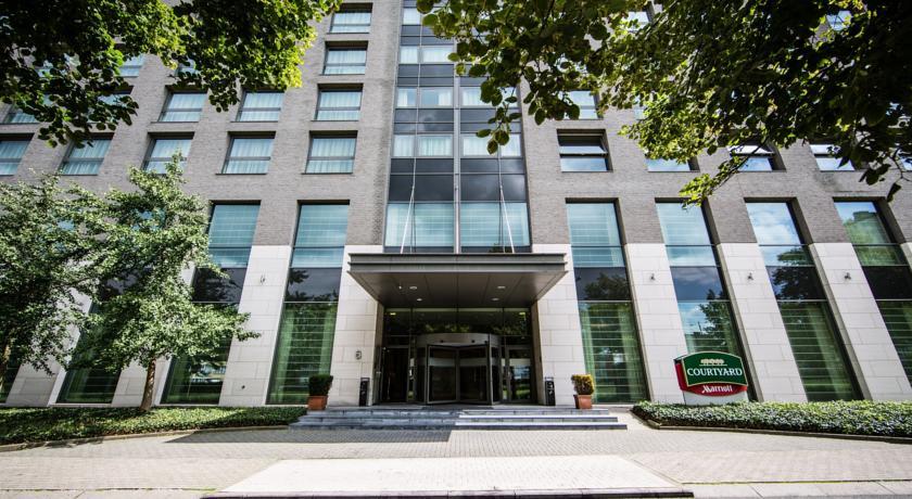 Отель Courtyard by Marriott Brussels