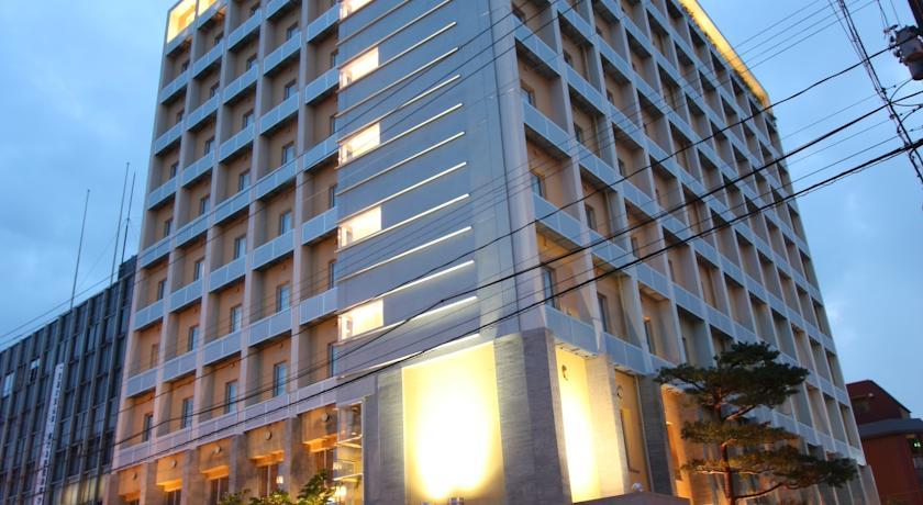 Отель Uozu Manten Hotel Ekimae