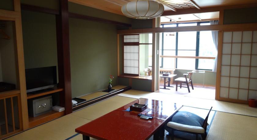 Отель Tateshina Onsen Suimeikaku