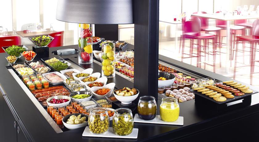 Отель Campanile Hotel Peronne