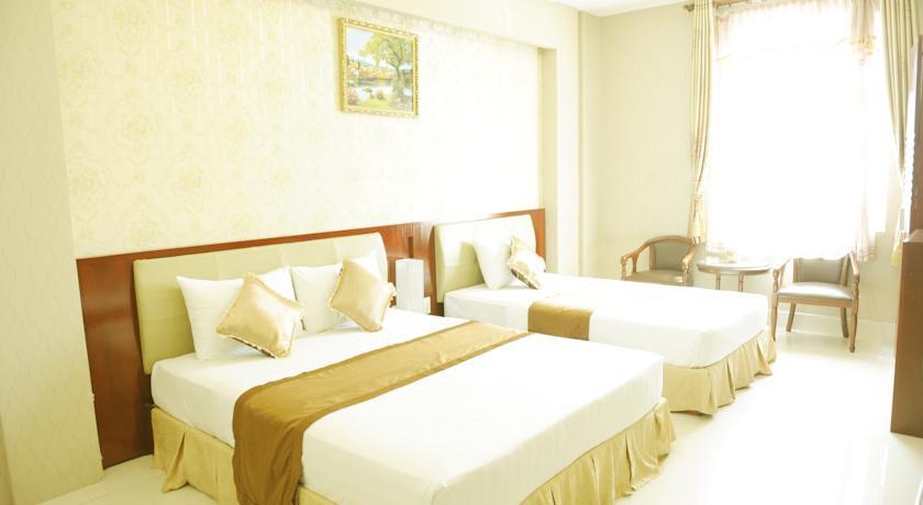 Отель Holiday Hotel