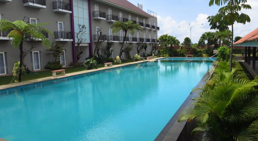 Отель Batu Suki Resort and Hotel