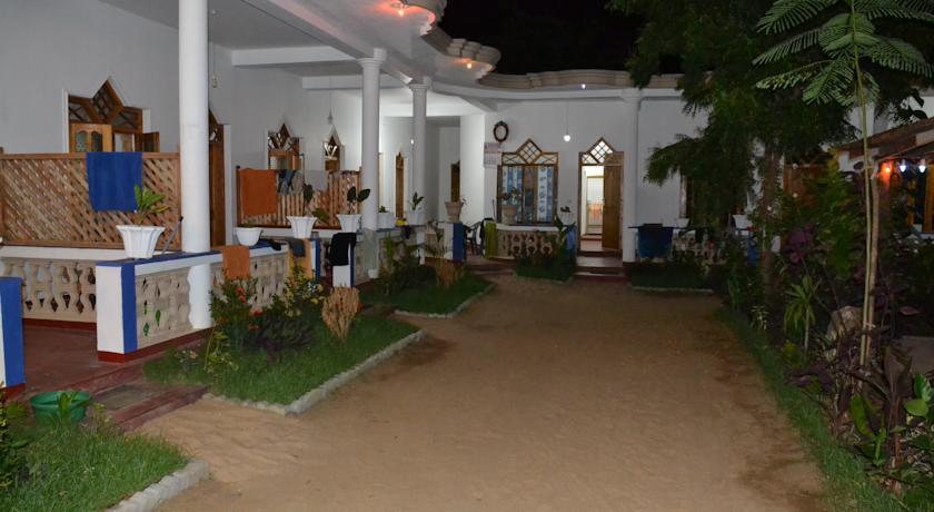 Отель Sea Rock Beach Hotel