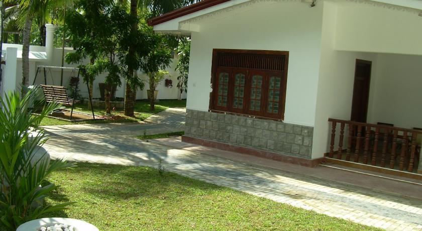 Гостевой дом Bandhusena House & Apartment