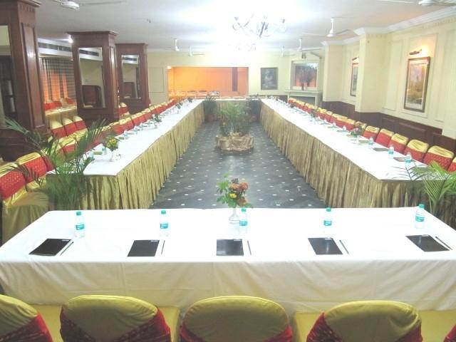 Отель Ritz Plaza