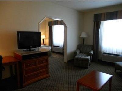 Отель Holiday Inn Express Birmingham I-65 South - Pelham