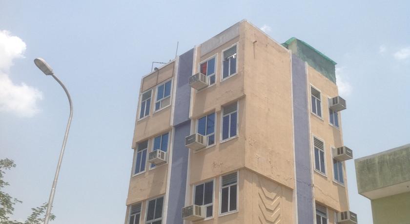 Hotel Abhiraj Palace