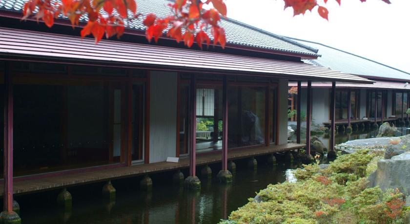 Отель Hakone Yunohana Onsen Hotel