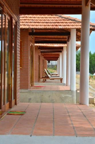 Отель Vung Bau Resort