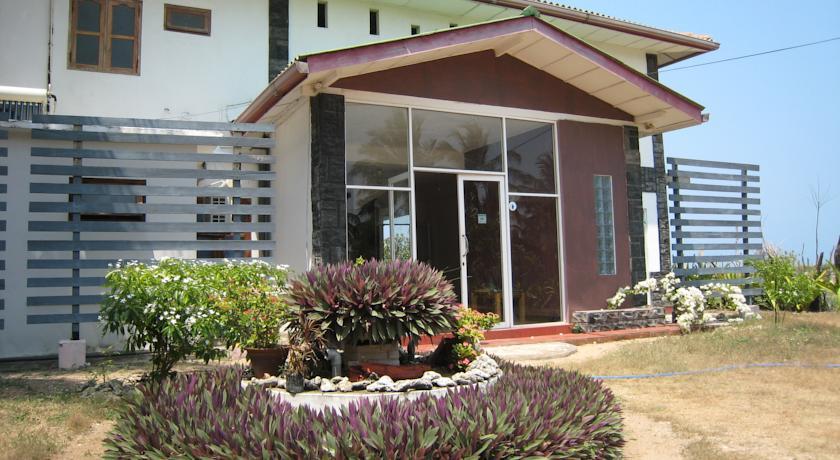 Гостевой дом Sudu Gala Beach Resort